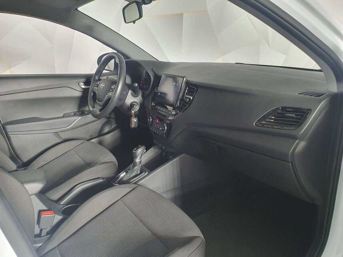 Купить Hyundai Solaris с пробегом. Фото: #8