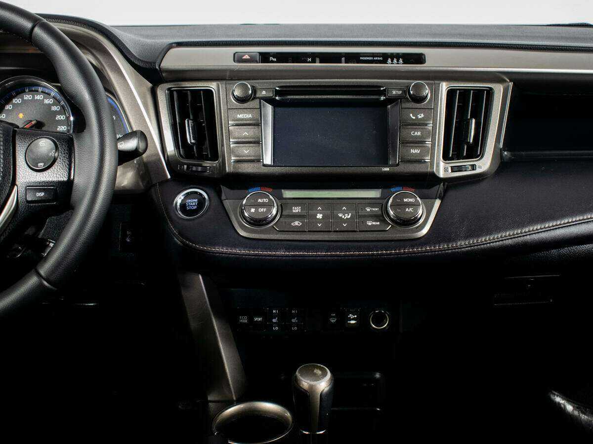 Купить Toyota RAV4 с пробегом. Фото: #8
