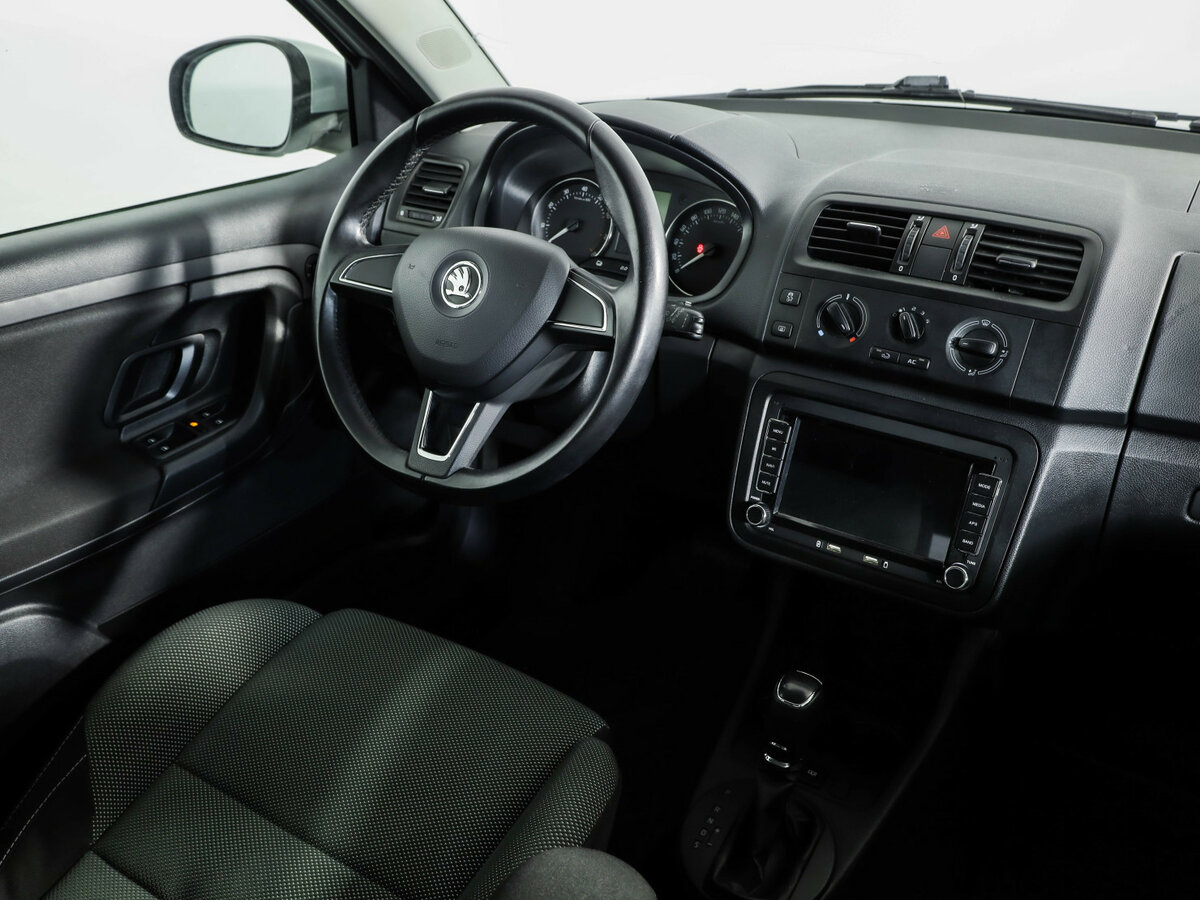Купить Skoda Fabia с пробегом. Фото: #6