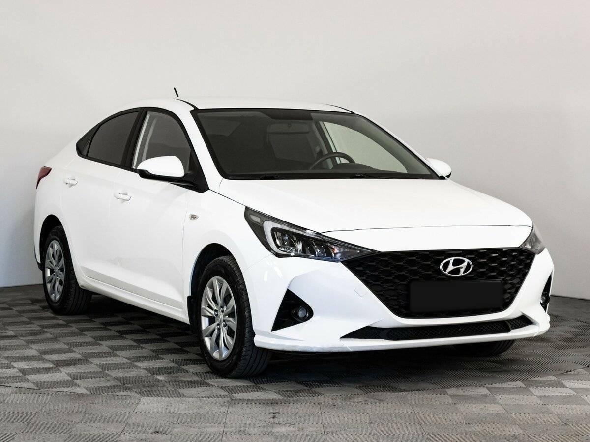 Купить Hyundai Solaris с пробегом. Фото: #2