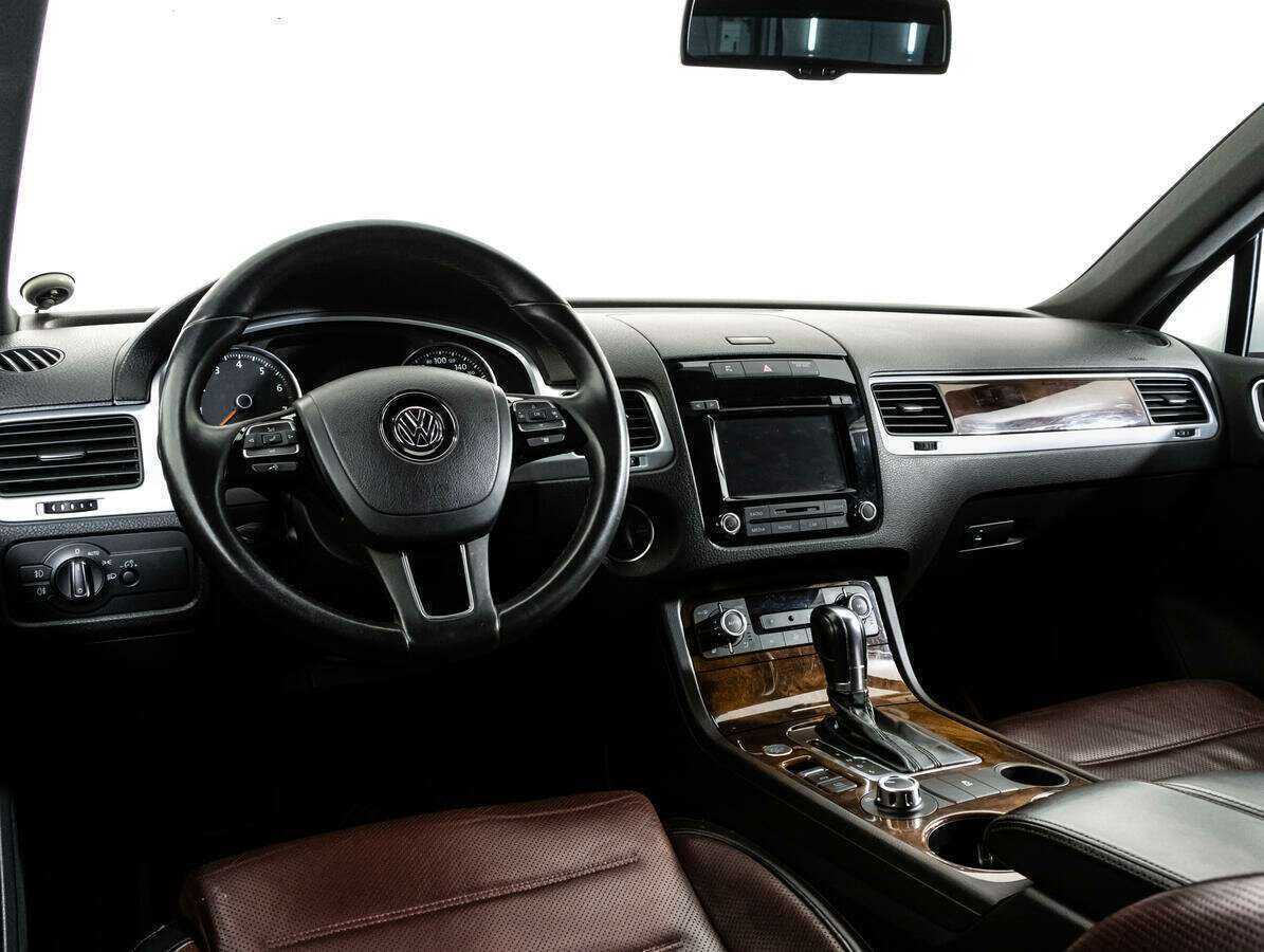 Купить Volkswagen Touareg с пробегом. Фото: #8