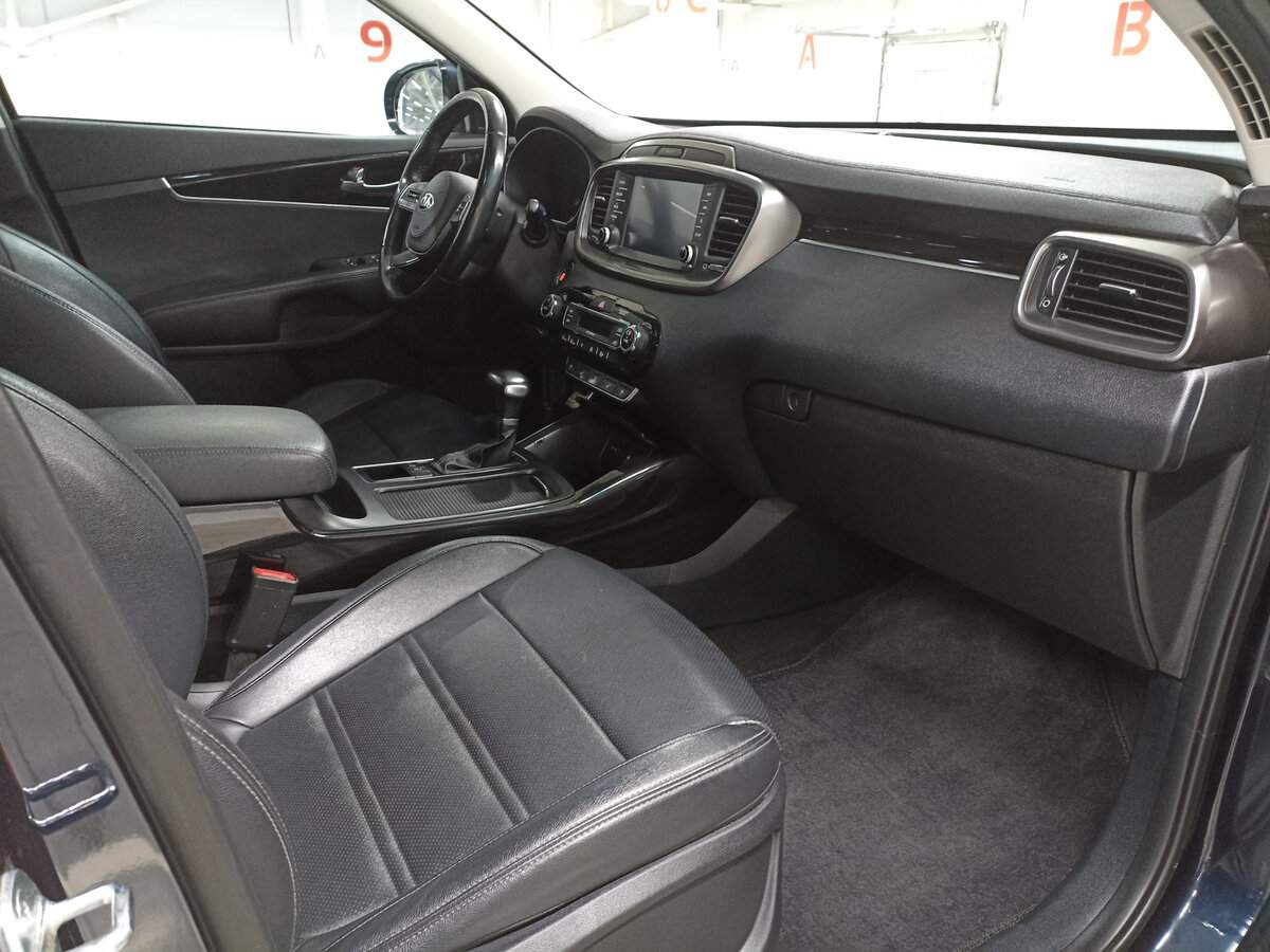 Купить Kia Sorento с пробегом. Фото: #10