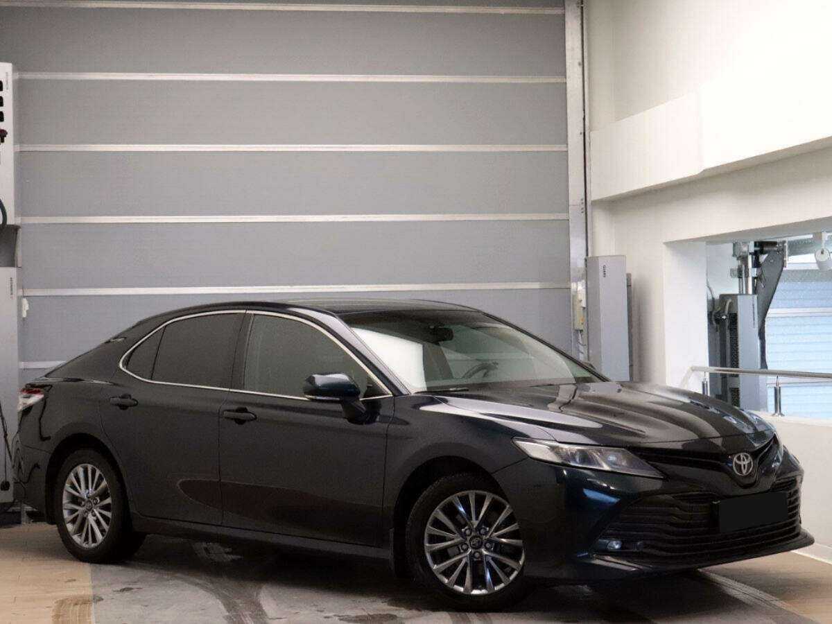 Купить Toyota Camry с пробегом. Фото: #2