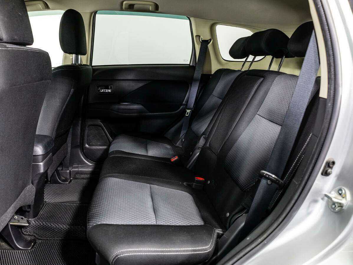 Купить Mitsubishi Outlander с пробегом. Фото: #9