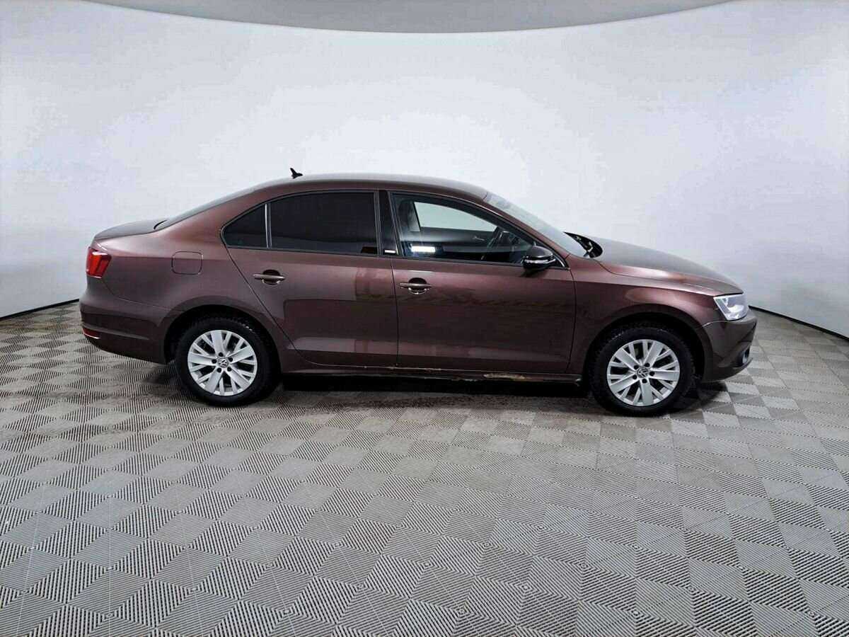 Купить Volkswagen Jetta с пробегом. Фото: #3