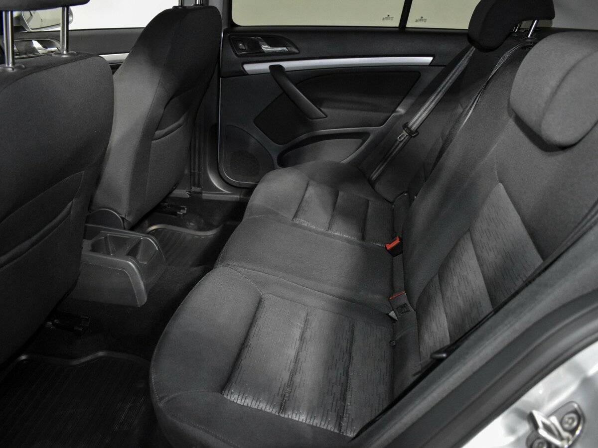 Купить Skoda Octavia с пробегом. Фото: #10
