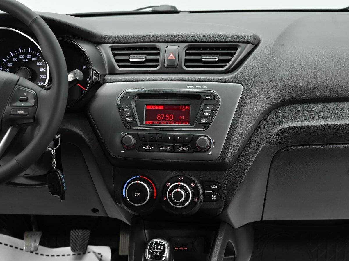 Купить Kia Rio с пробегом. Фото: #9