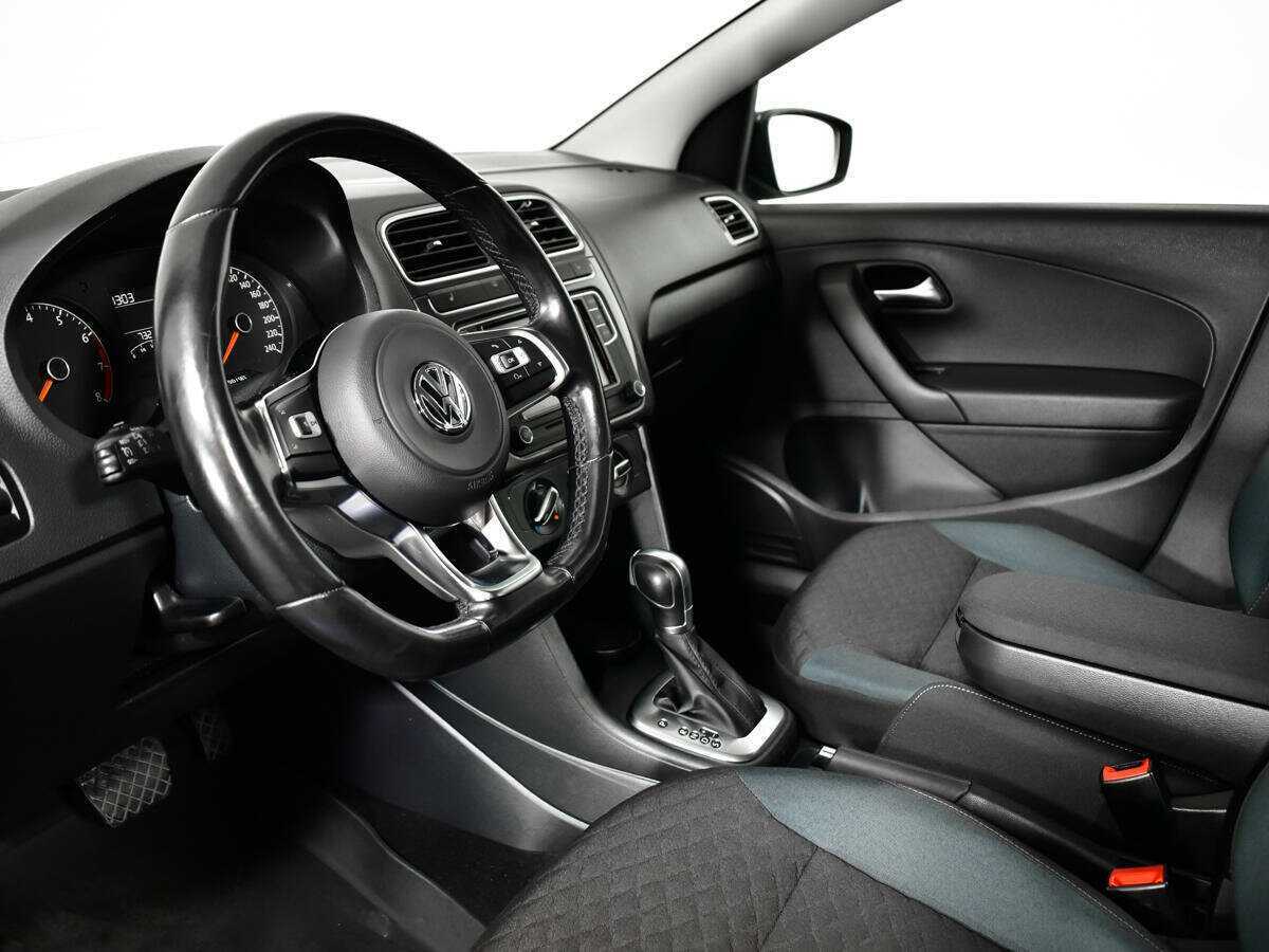 Купить Volkswagen Polo с пробегом. Фото: #12