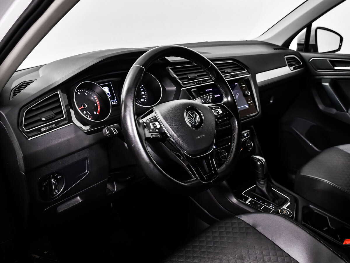 Купить Volkswagen Tiguan с пробегом. Фото: #10