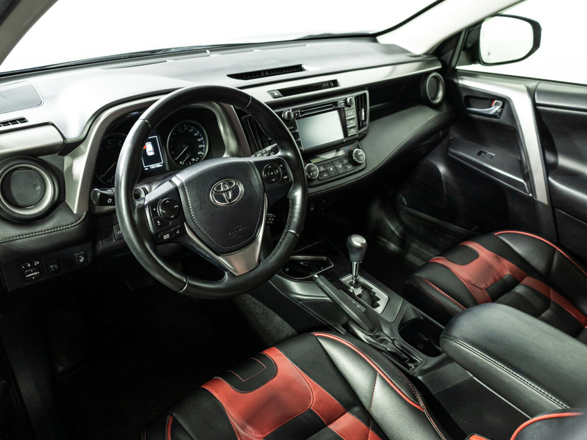 Купить Toyota RAV4 с пробегом. Фото: #10