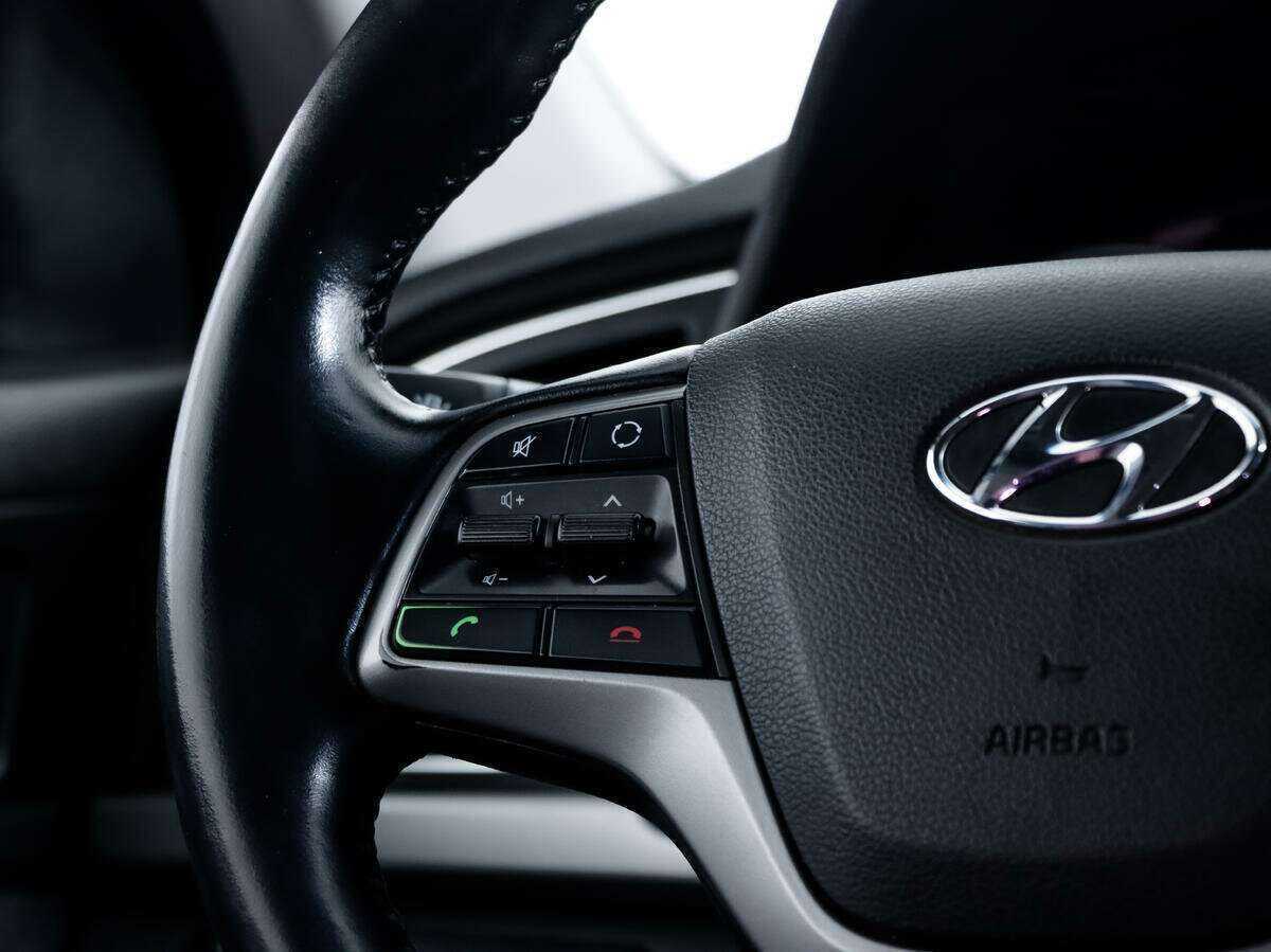Купить Hyundai Elantra с пробегом. Фото: #12