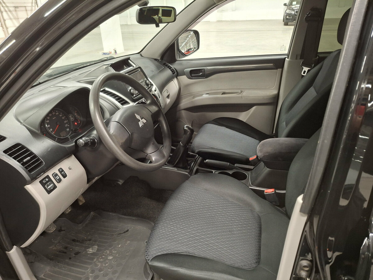 Купить Mitsubishi Pajero Sport с пробегом. Фото: #15