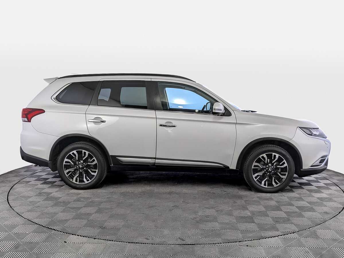 Купить Mitsubishi Outlander с пробегом. Фото: #3