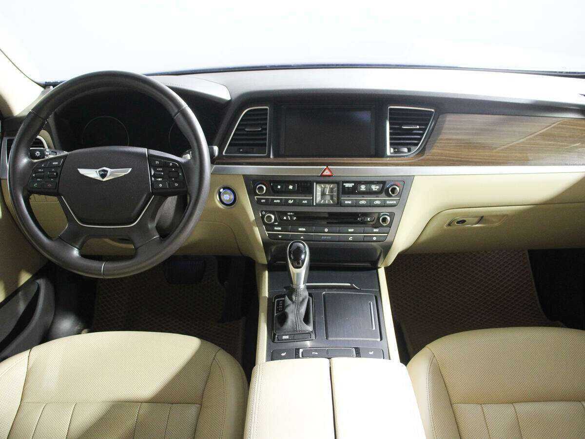 Купить Hyundai Genesis с пробегом. Фото: #9