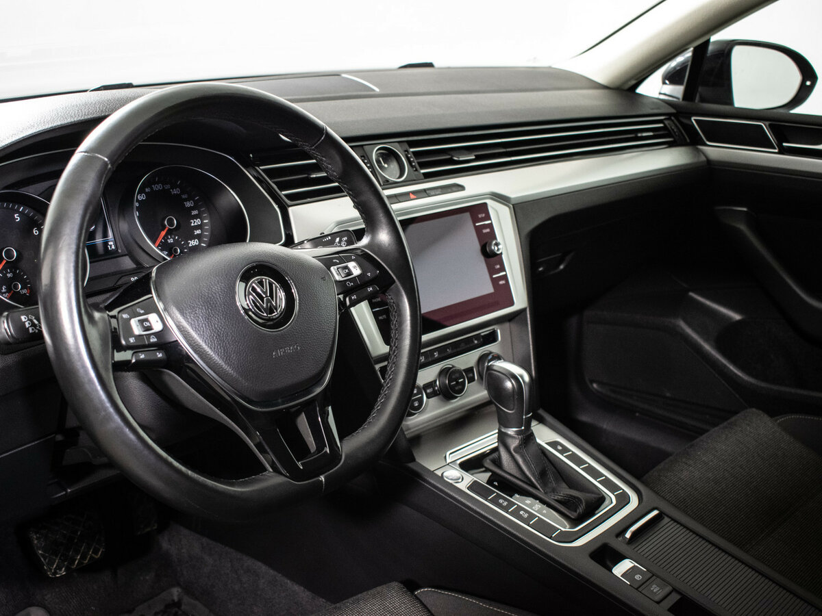 Купить Volkswagen Passat с пробегом. Фото: #12