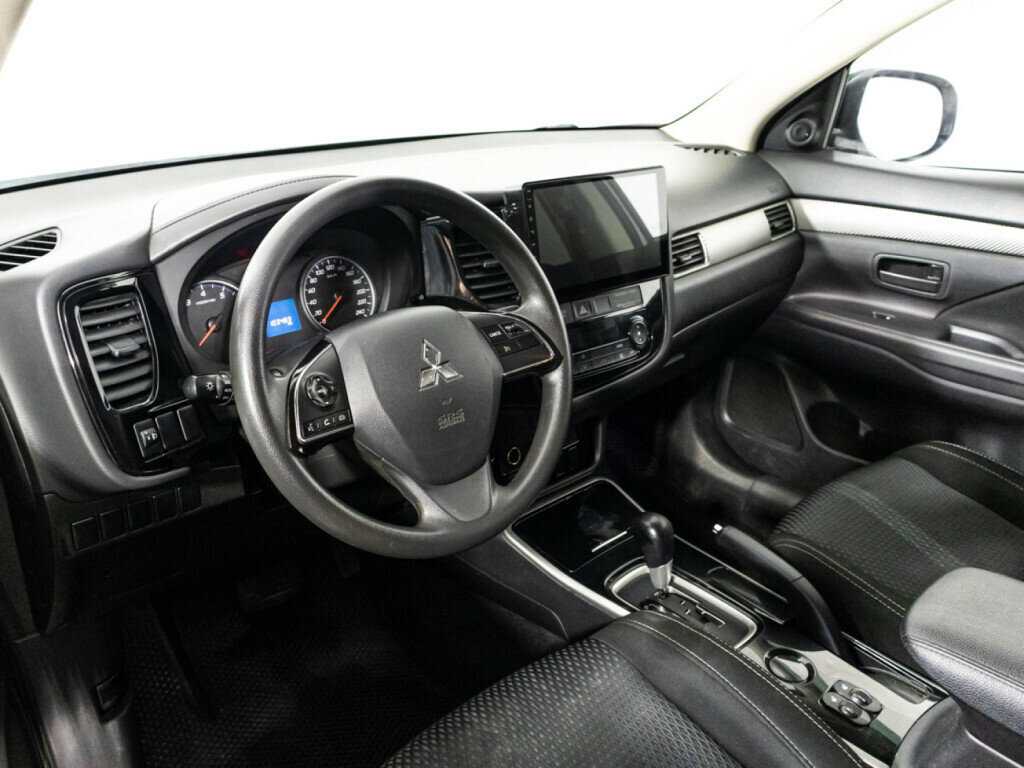 Купить Mitsubishi Outlander с пробегом. Фото: #10