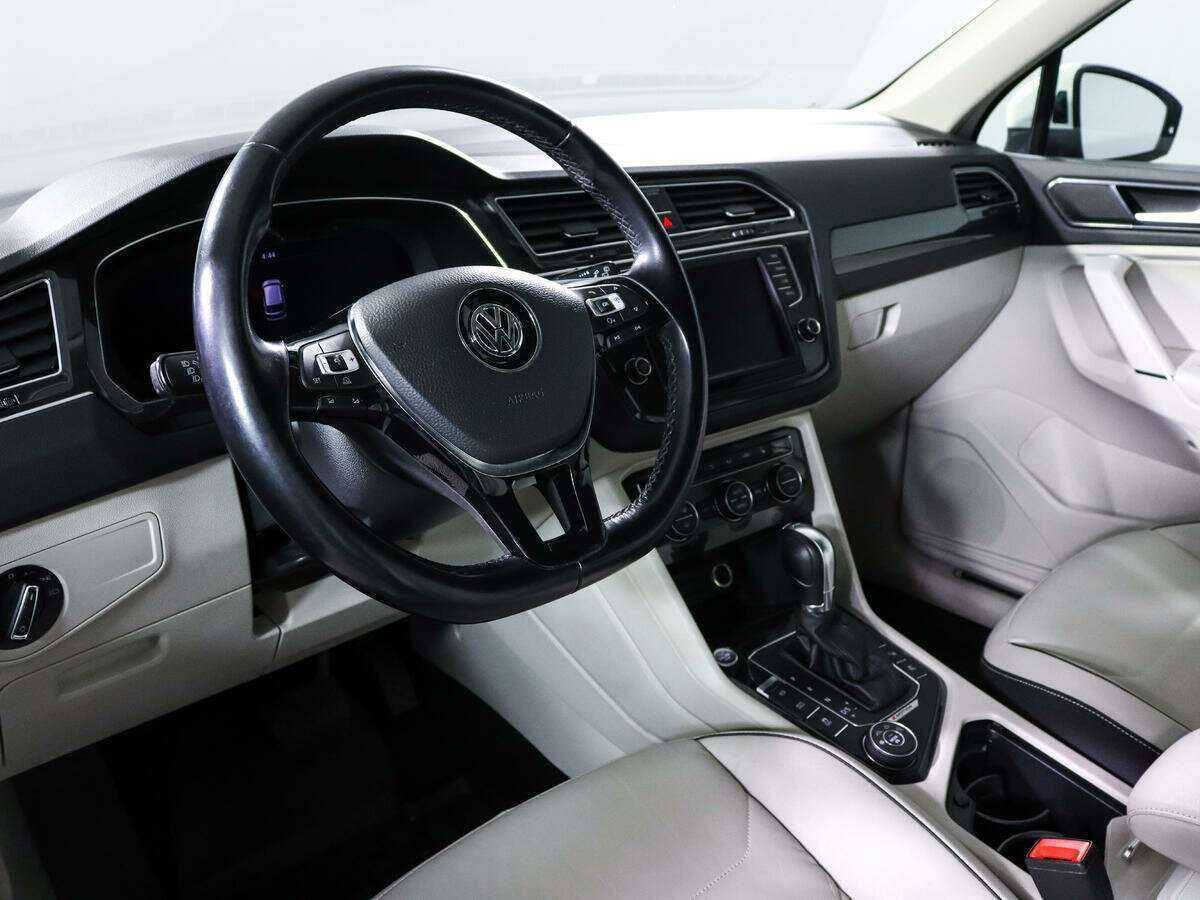 Купить Volkswagen Tiguan с пробегом. Фото: #11