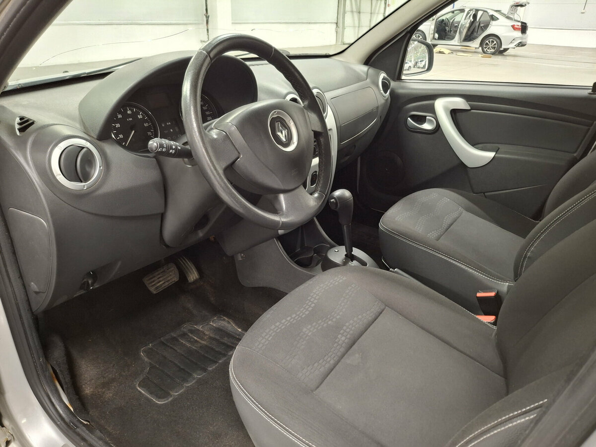 Купить Renault Sandero с пробегом. Фото: #15