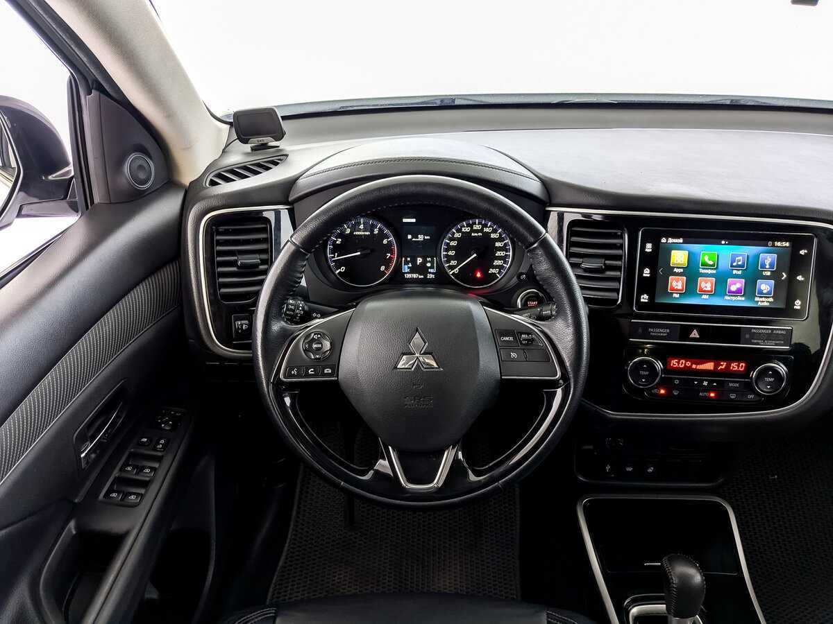 Купить Mitsubishi Outlander с пробегом. Фото: #17