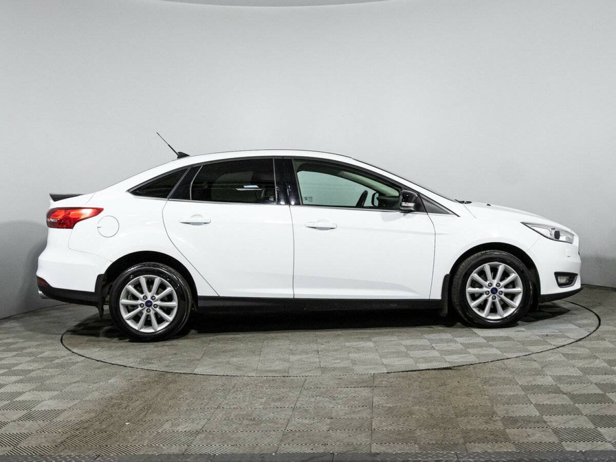 Купить Ford Focus с пробегом. Фото: #3