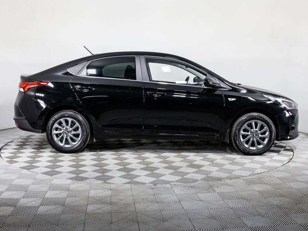 Купить Hyundai Solaris с пробегом. Фото: #3