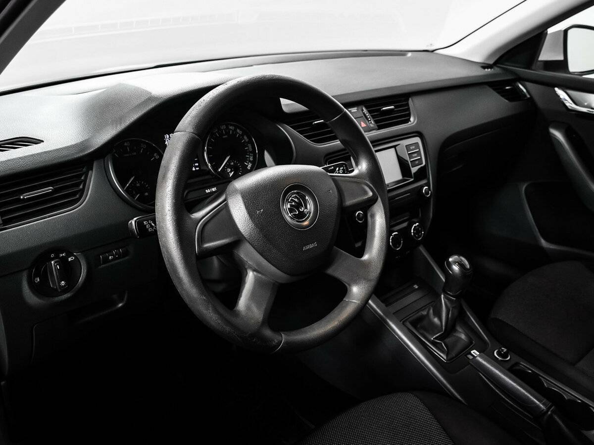 Купить Skoda Octavia с пробегом. Фото: #11