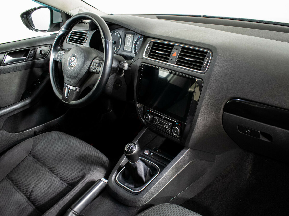 Купить Volkswagen Jetta с пробегом. Фото: #9