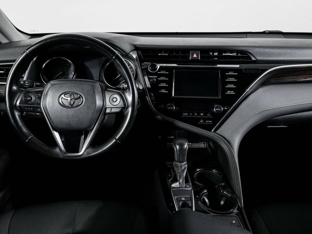 Купить Toyota Camry с пробегом. Фото: #11