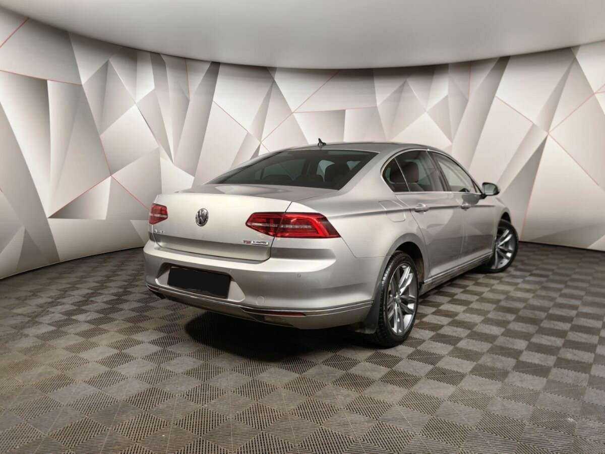 Купить Volkswagen Passat с пробегом. Фото: #1