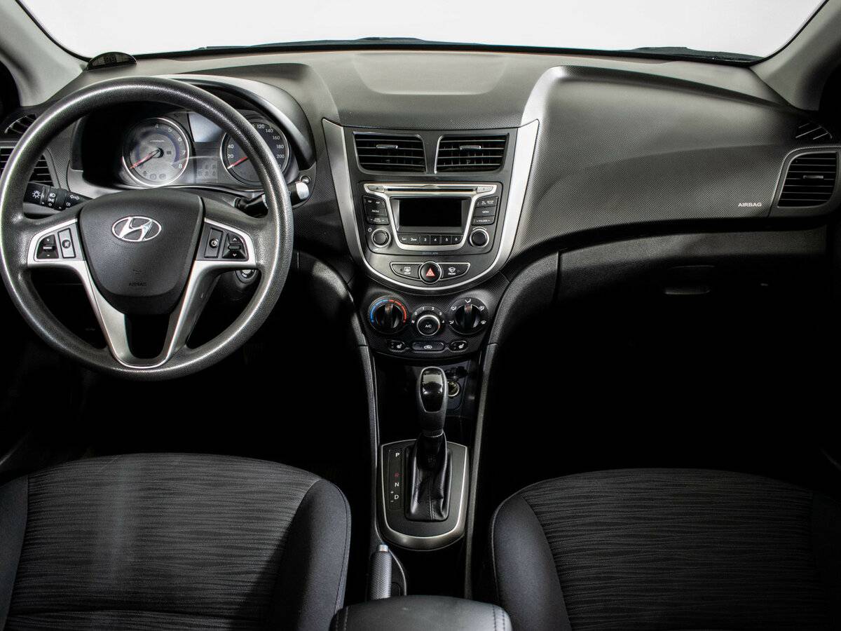 Купить Hyundai Solaris с пробегом. Фото: #10