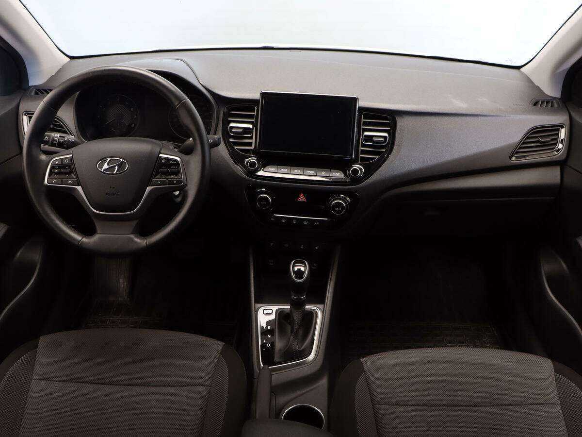 Купить Hyundai Solaris с пробегом. Фото: #8
