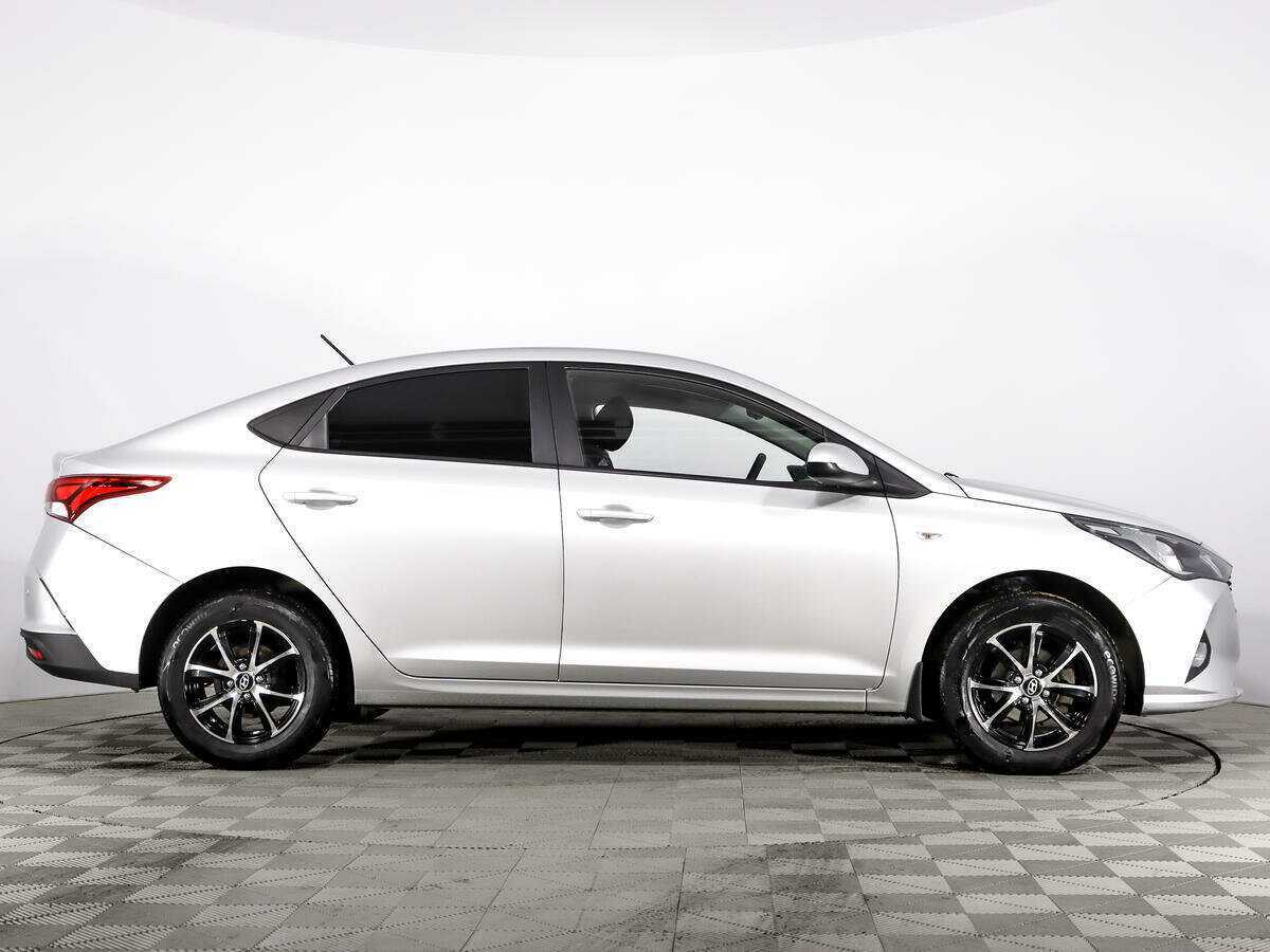 Купить Hyundai Solaris с пробегом. Фото: #3