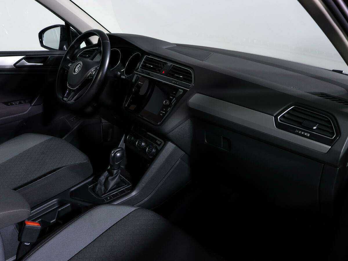 Купить Volkswagen Tiguan с пробегом. Фото: #6
