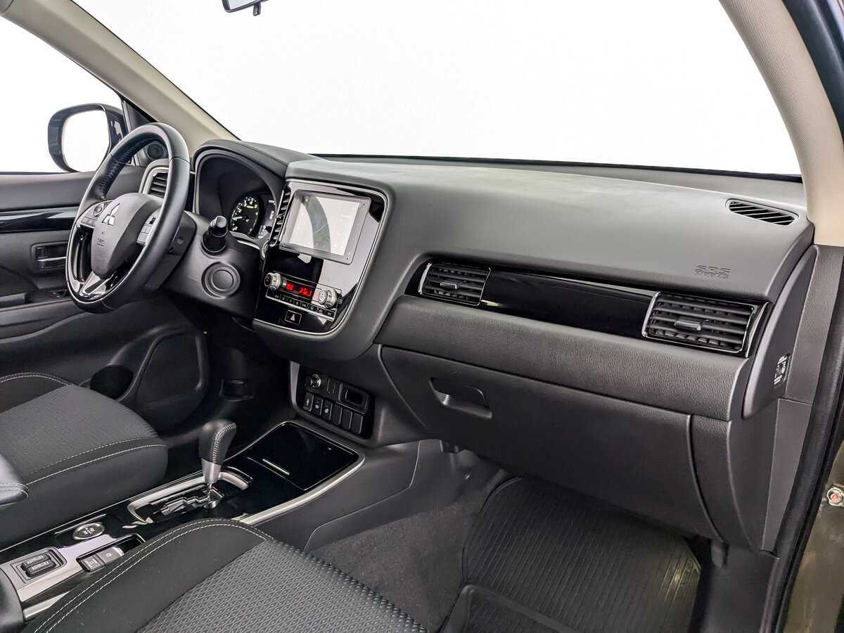Купить Mitsubishi Outlander с пробегом. Фото: #8