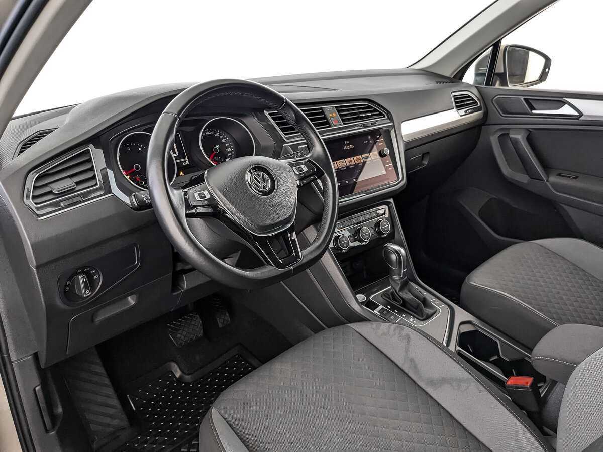 Купить Volkswagen Tiguan с пробегом. Фото: #10