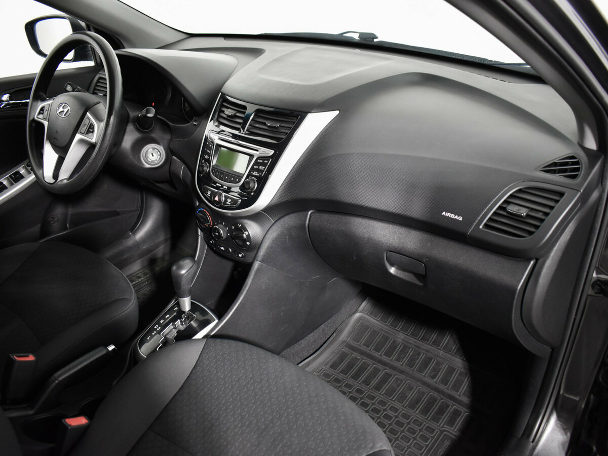 Купить Hyundai Solaris с пробегом. Фото: #11