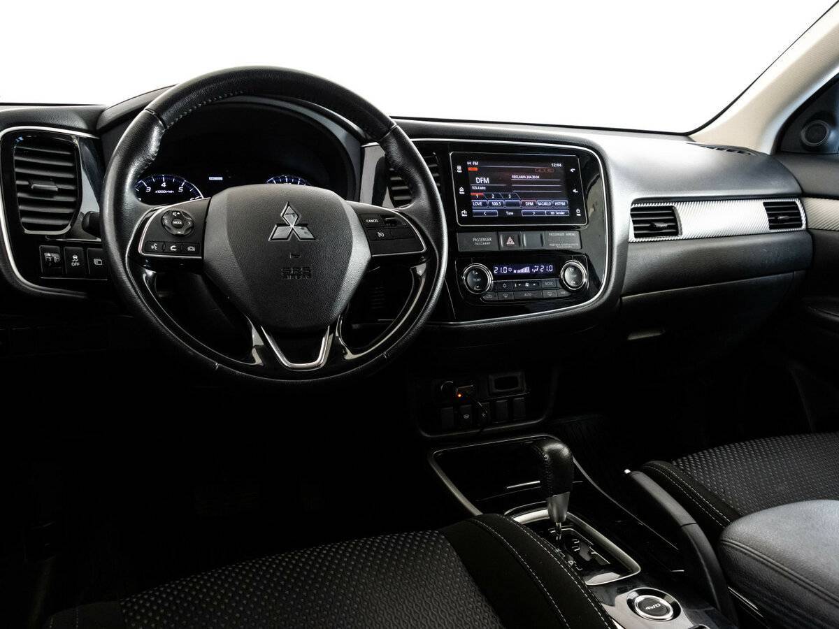 Купить Mitsubishi Outlander с пробегом. Фото: #8