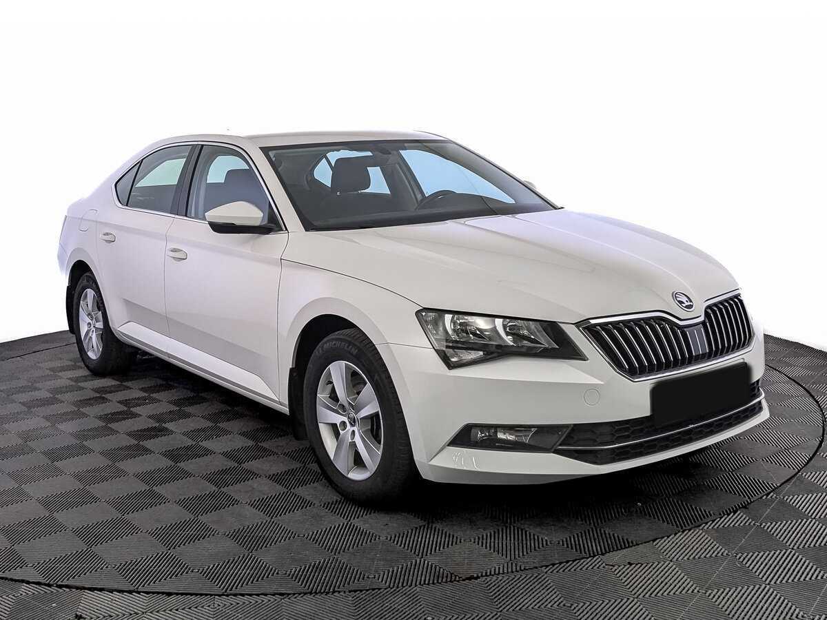 Купить Skoda Superb с пробегом. Фото: #2