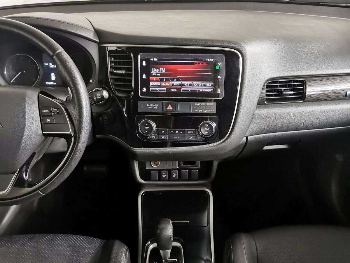 Купить Mitsubishi Outlander с пробегом. Фото: #10