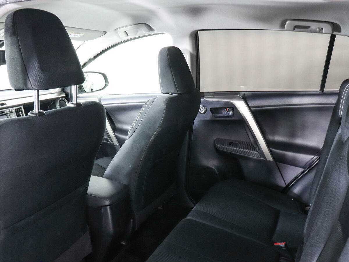 Купить Toyota RAV4 с пробегом. Фото: #11