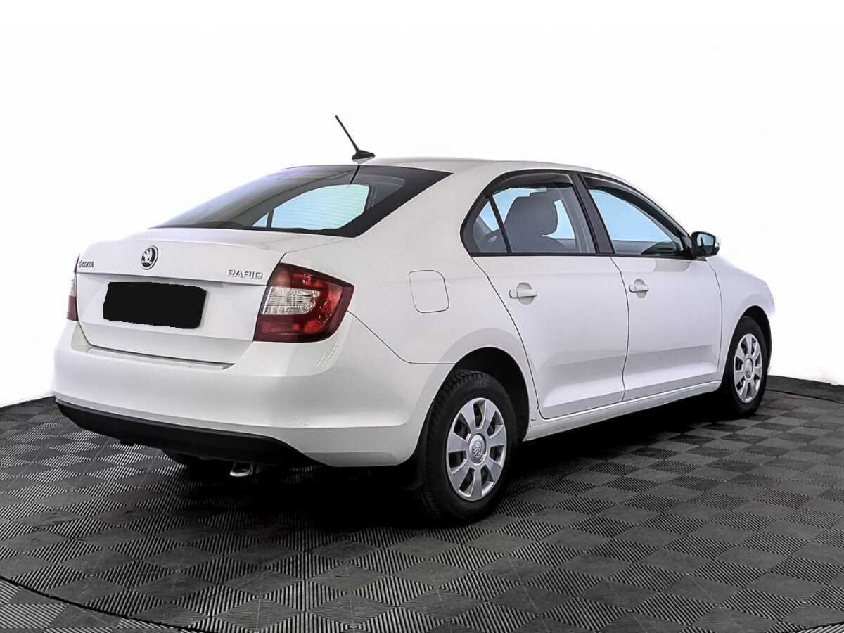 Купить Skoda Rapid с пробегом. Фото: #4