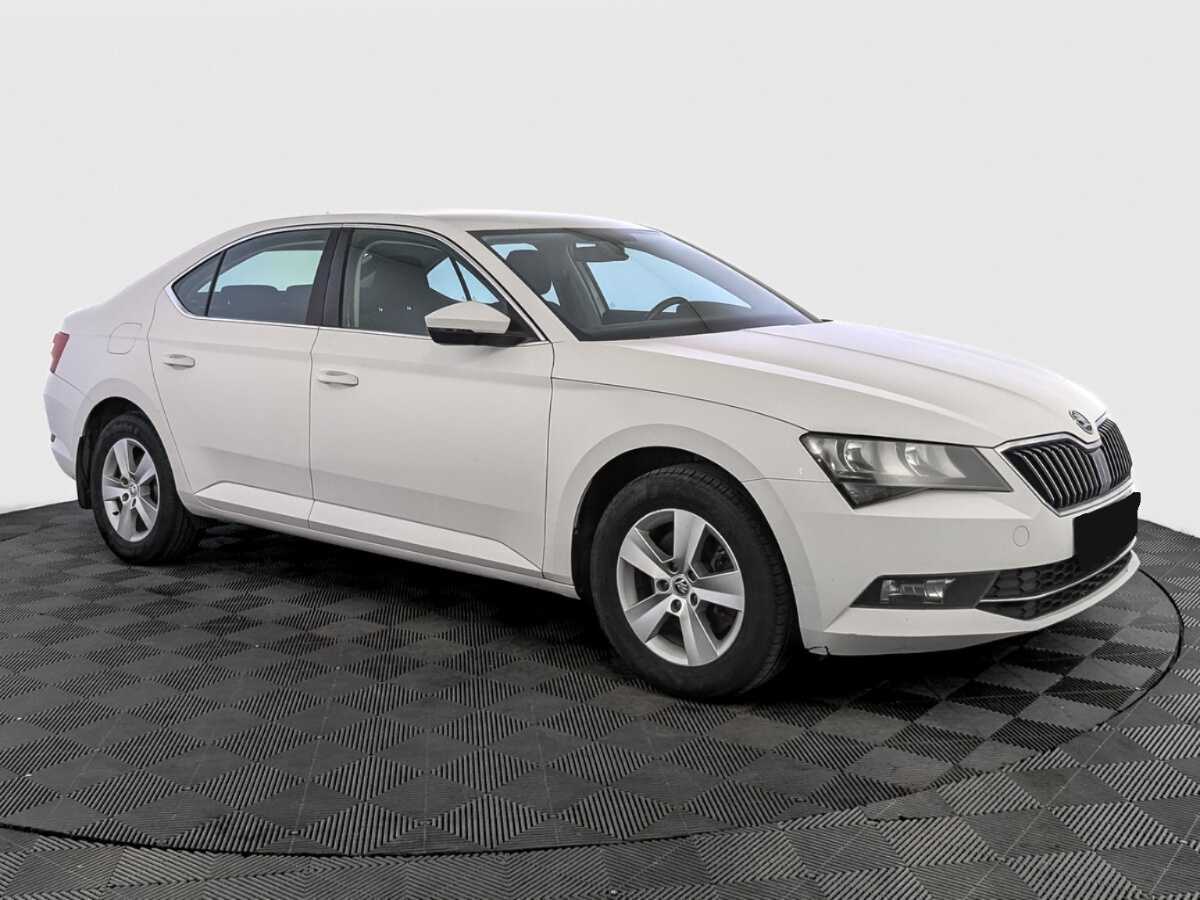 Купить Skoda Superb с пробегом. Фото: #2
