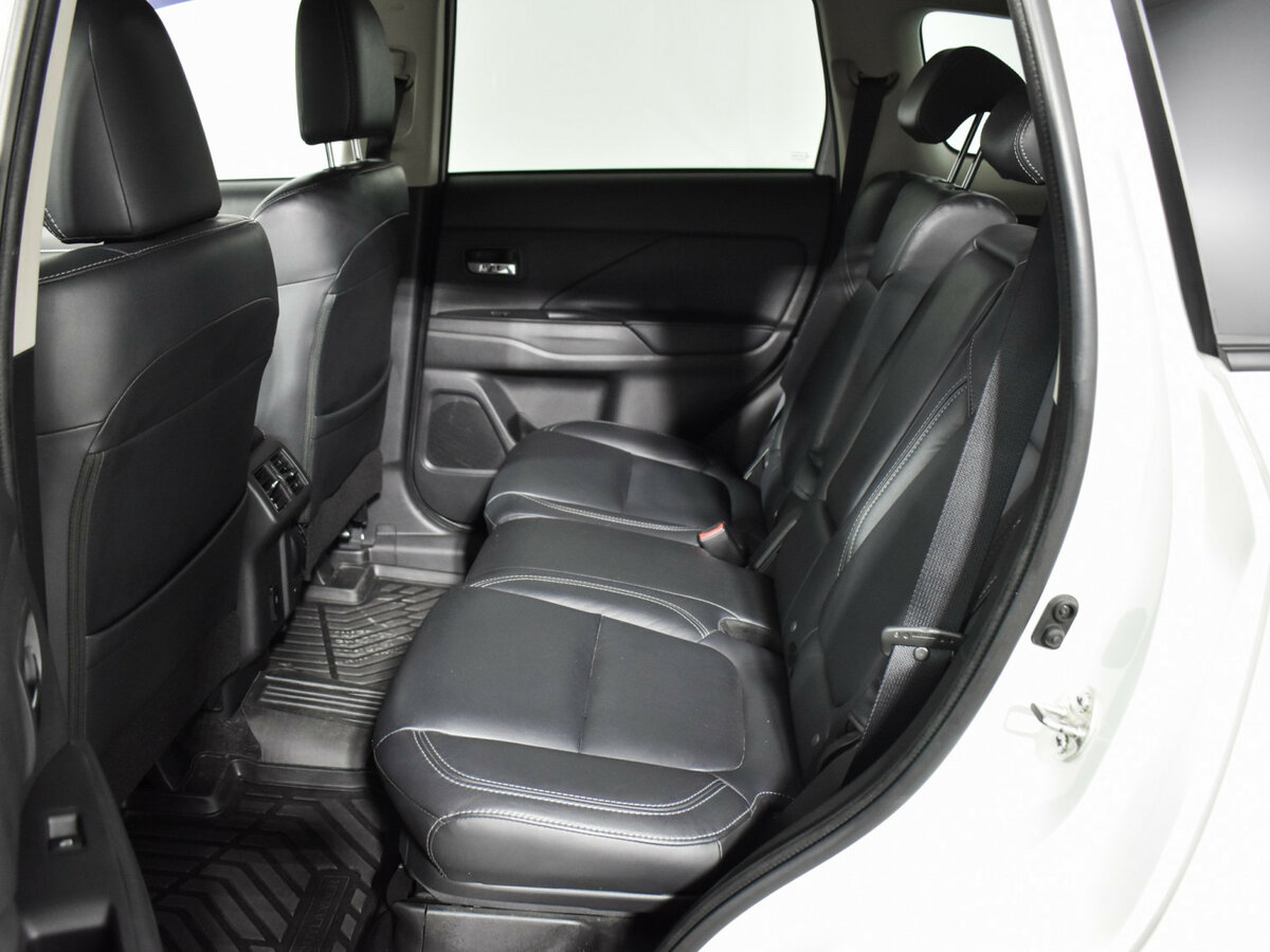 Купить Mitsubishi Outlander с пробегом. Фото: #10