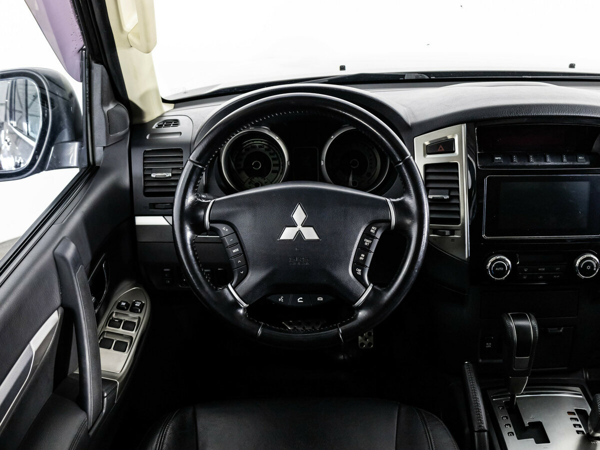 Купить Mitsubishi Pajero с пробегом. Фото: #11