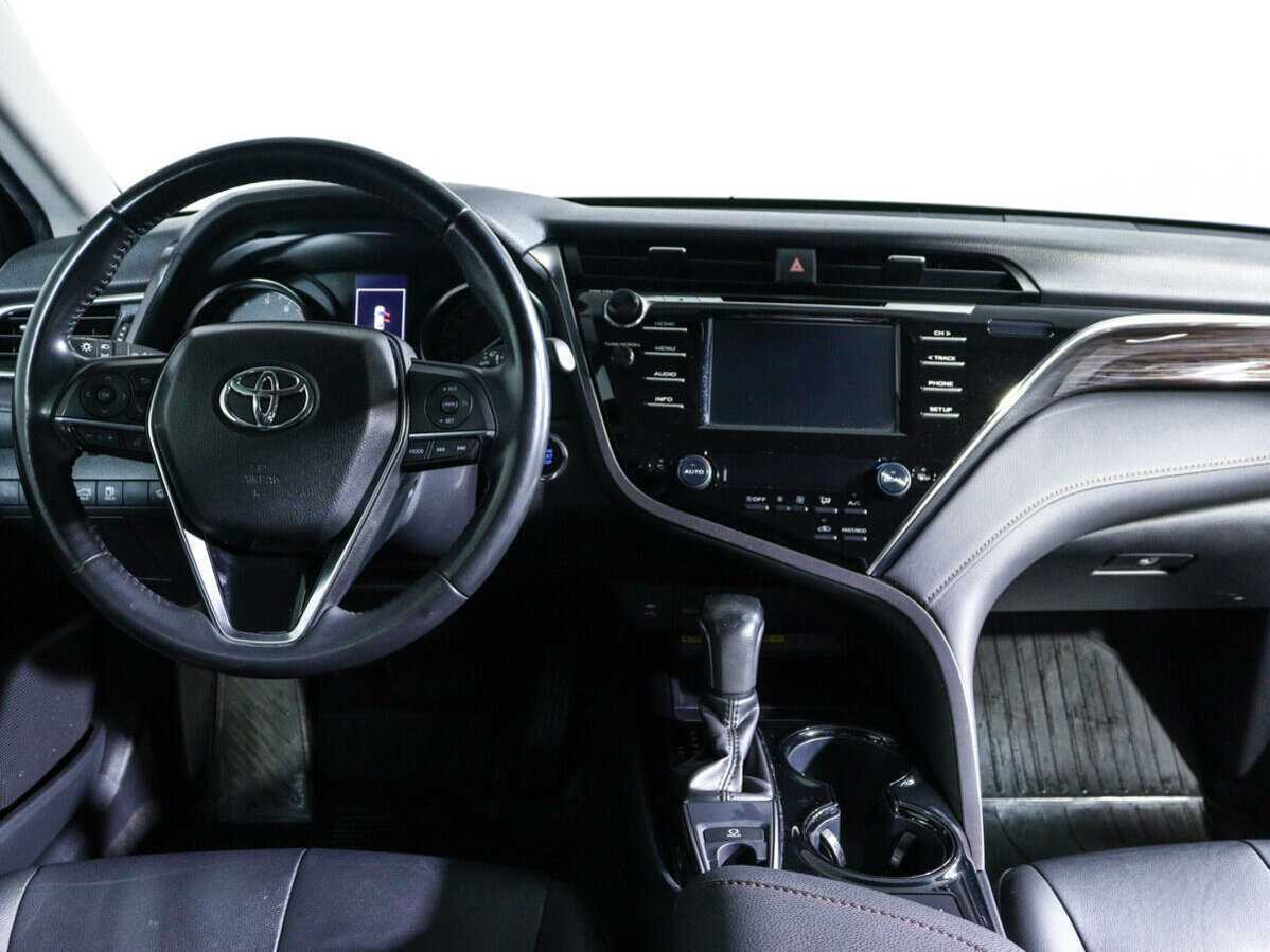 Купить Toyota Camry с пробегом. Фото: #11