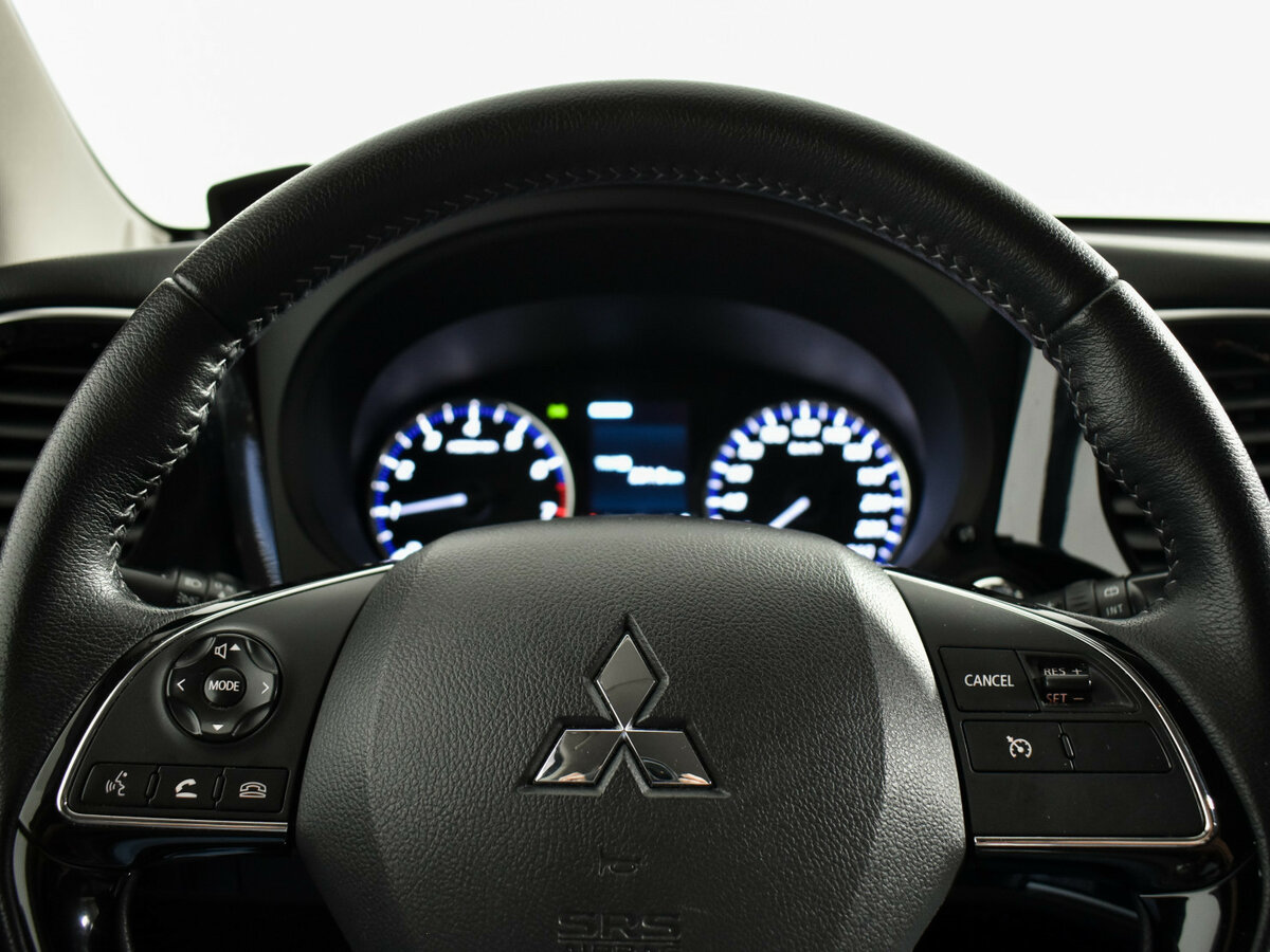 Купить Mitsubishi Outlander с пробегом. Фото: #17
