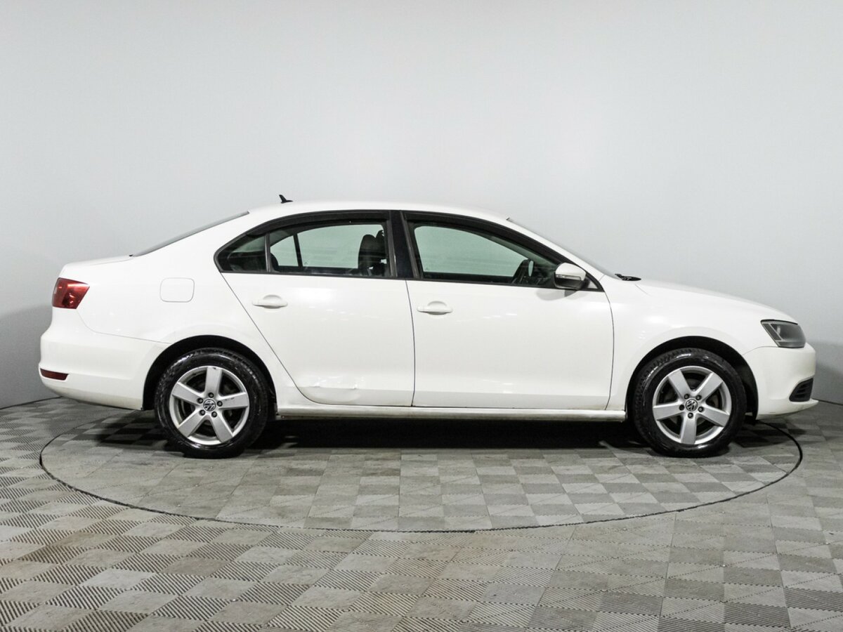 Купить Volkswagen Jetta с пробегом. Фото: #3