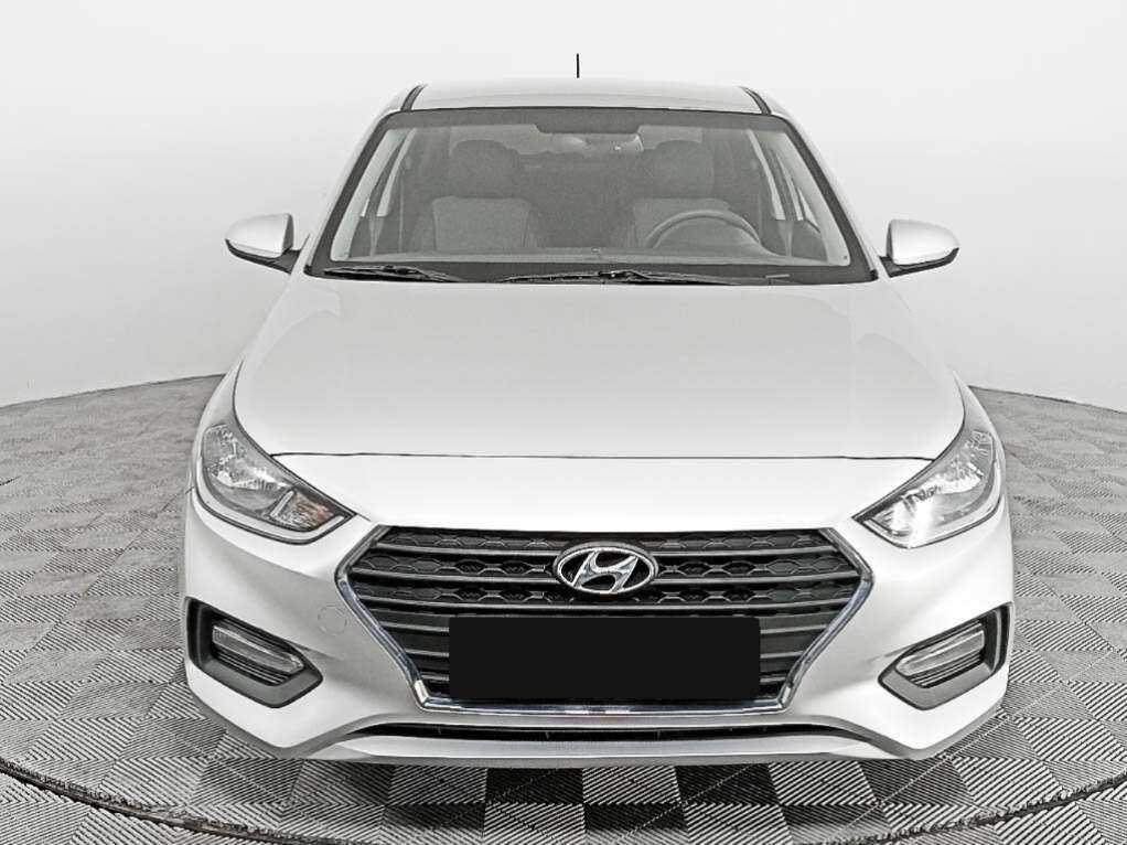 Купить Hyundai Solaris с пробегом. Фото: #1