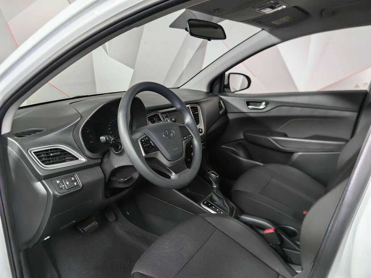 Купить Hyundai Solaris с пробегом. Фото: #14