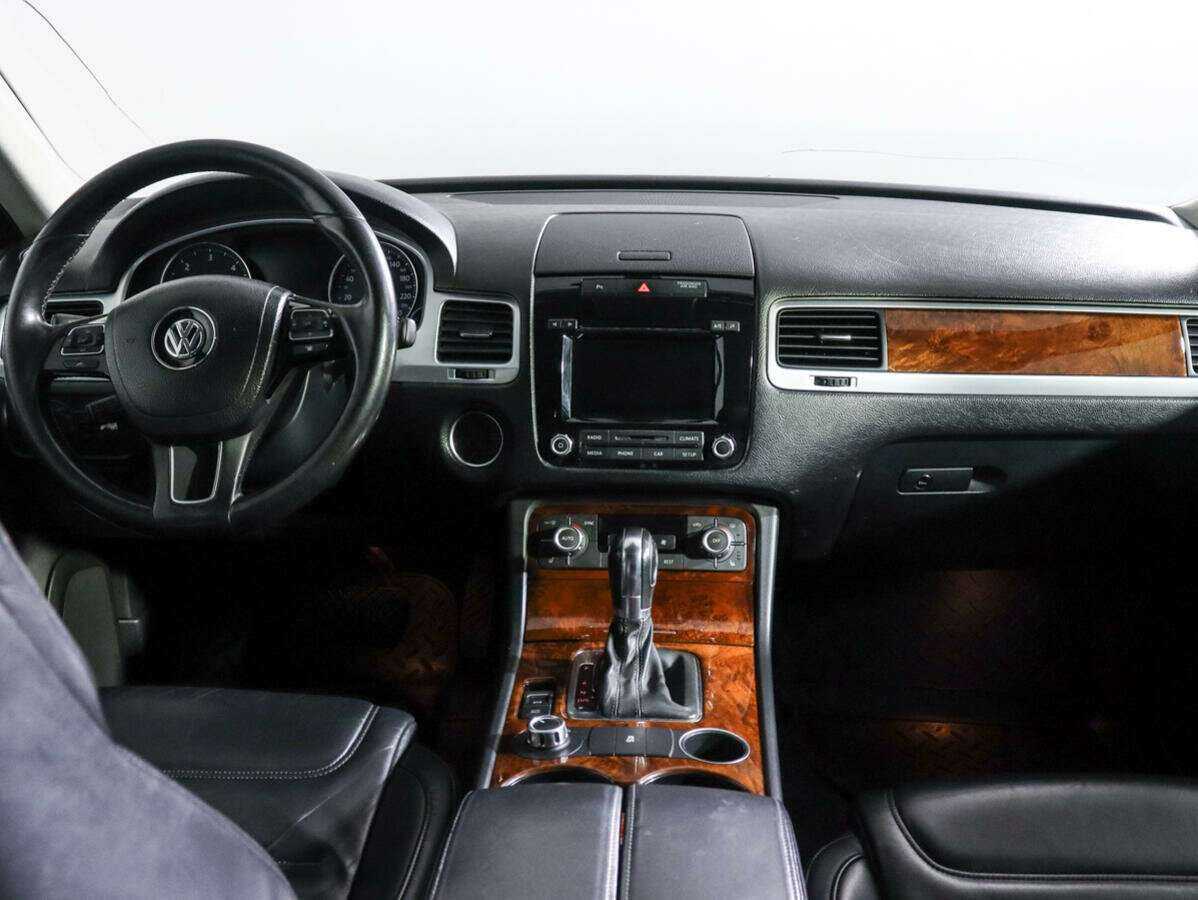 Купить Volkswagen Touareg с пробегом. Фото: #6